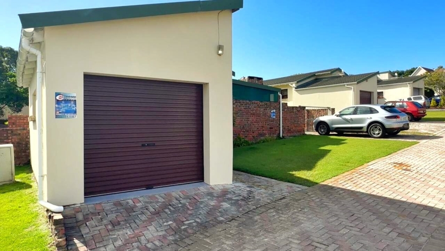 2 Bedroom Property for Sale in Kabega Park Eastern Cape